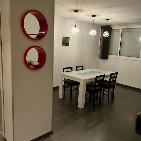 Chez Julien Ταρμπ
